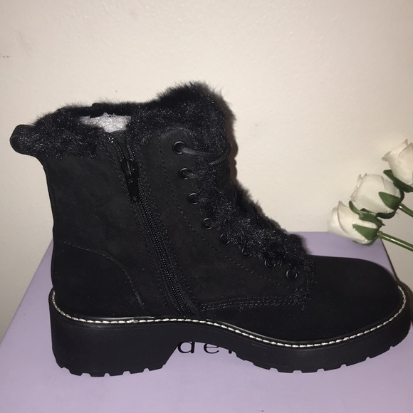 NWT Madden Girl Carra Faux-Fur Combat Booties 7 - Picture 10 of 12